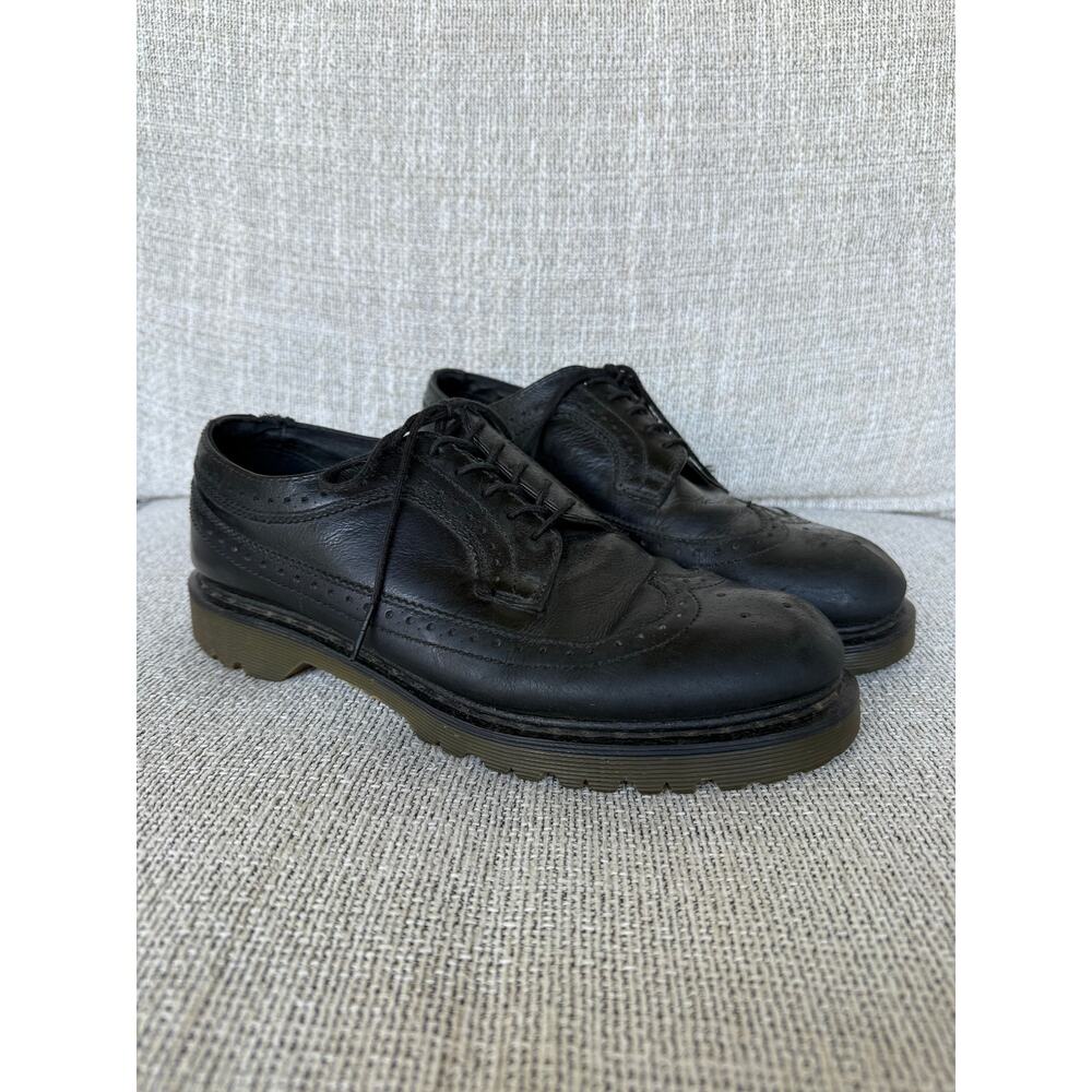 Black Wingtips